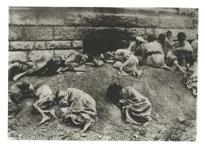 Obdachlose, vom Hunger gekennzeichnete Waisen - (Ref-Nr. img065)